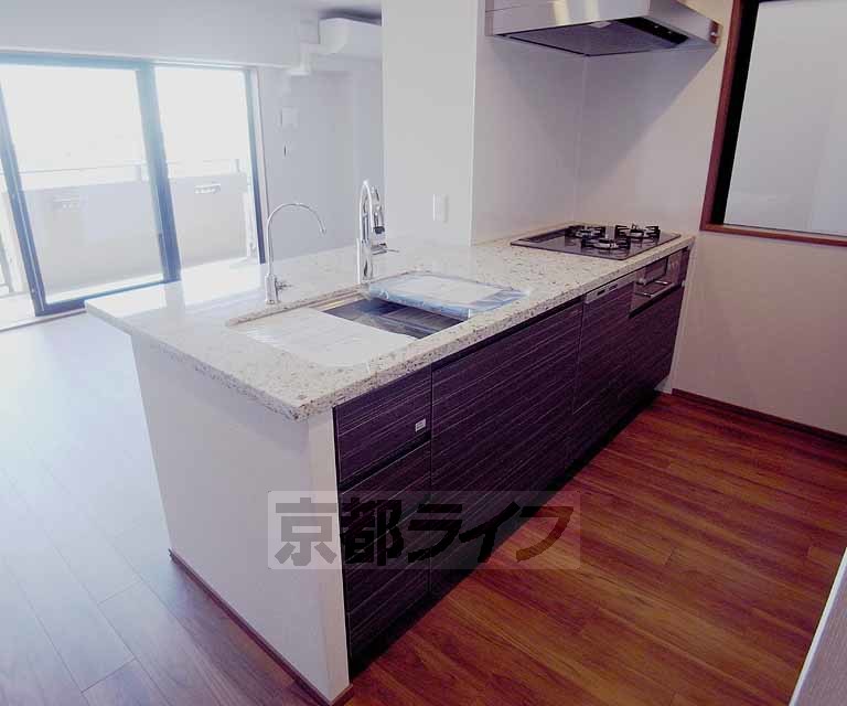 キッチン　大理石の贅沢機能派キッチンです。