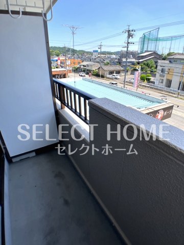 バルコニー　暖かな日差しのふりそそぐバルコニー