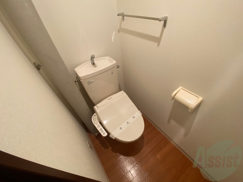 トイレ　トイレです。ウォシュレット付を探している方、おすすめです。
