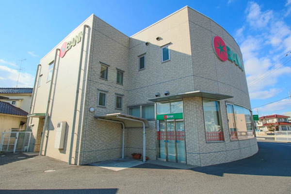 銀行　トマト銀行高島支店（銀行）まで1090m