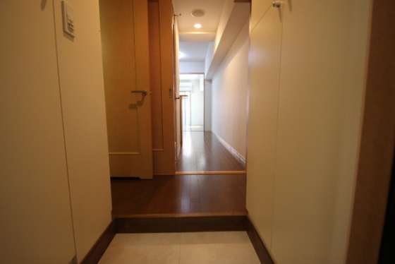 玄関　※別部屋の写真です