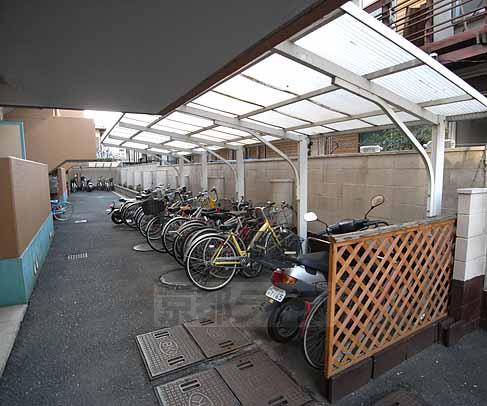 その他共有部分　屋根付きの駐輪スペース
