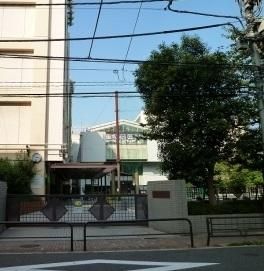中学校　浅草中学校（中学校）まで290m
