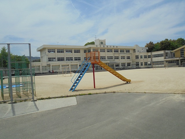 小学校　蓮池小学校（小学校）まで302m