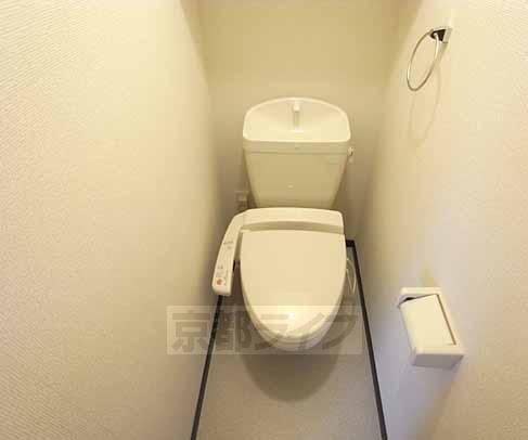 トイレ　ウォシュレット付きのトイレです。