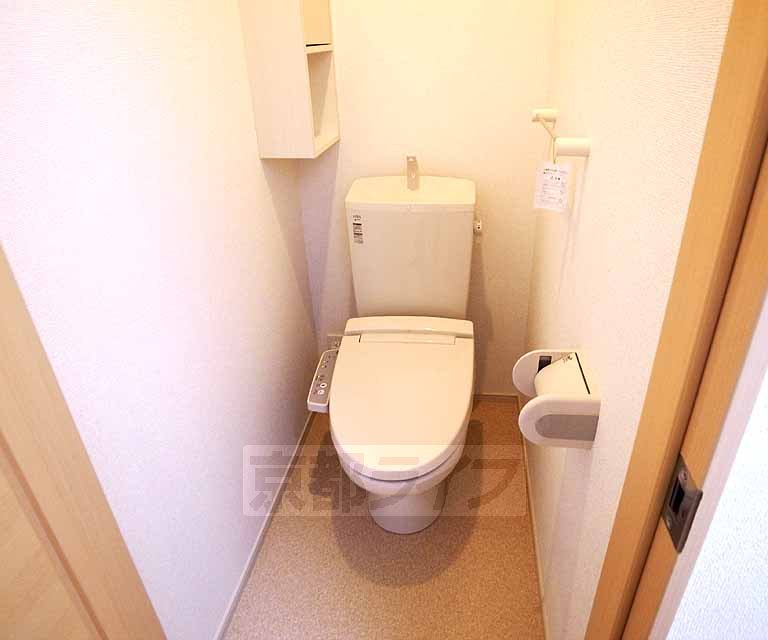 トイレ　ウォシュレット機能搭載のきれいなトイレです・