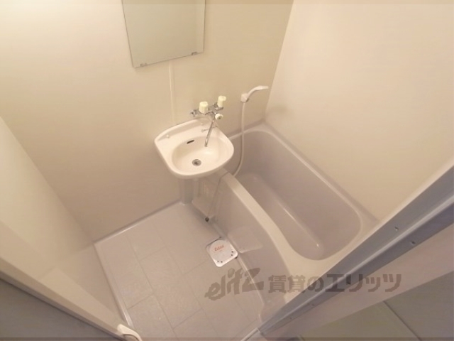 バス・シャワールーム　バス