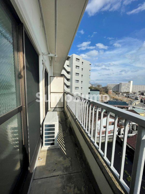 バルコニー　バルコニーからの眺めを楽しみながら食事をしませんか