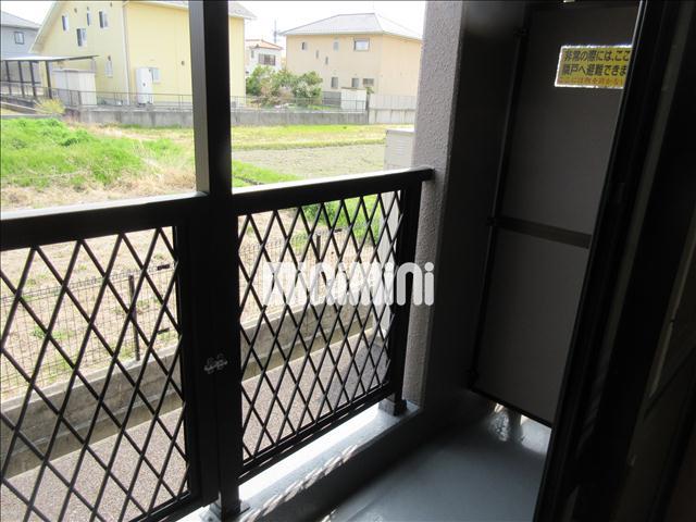 バルコニー　ゴミや埃のたまりにくいベランダ