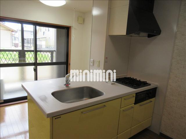 キッチン　お手入れもしやすいフラットな調理台