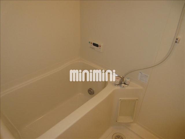 バス・シャワールーム　追い焚き機能付いてます