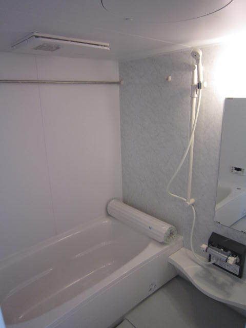 バス・シャワールーム　☆1坪追い焚きバス☆