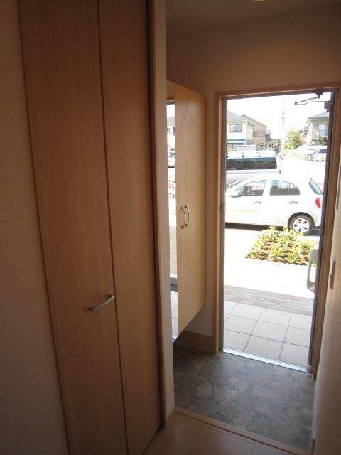 玄関　☆姿見付き下駄箱☆