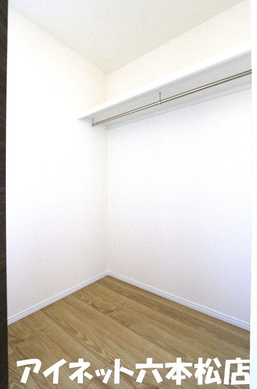 収納　大容量のウォークインクローゼット付きです