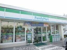 コンビニ　ファミリーマート南風原新川店（コンビニ）まで278m