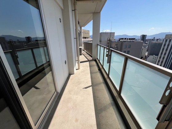 バルコニー　※別の部屋の写真です