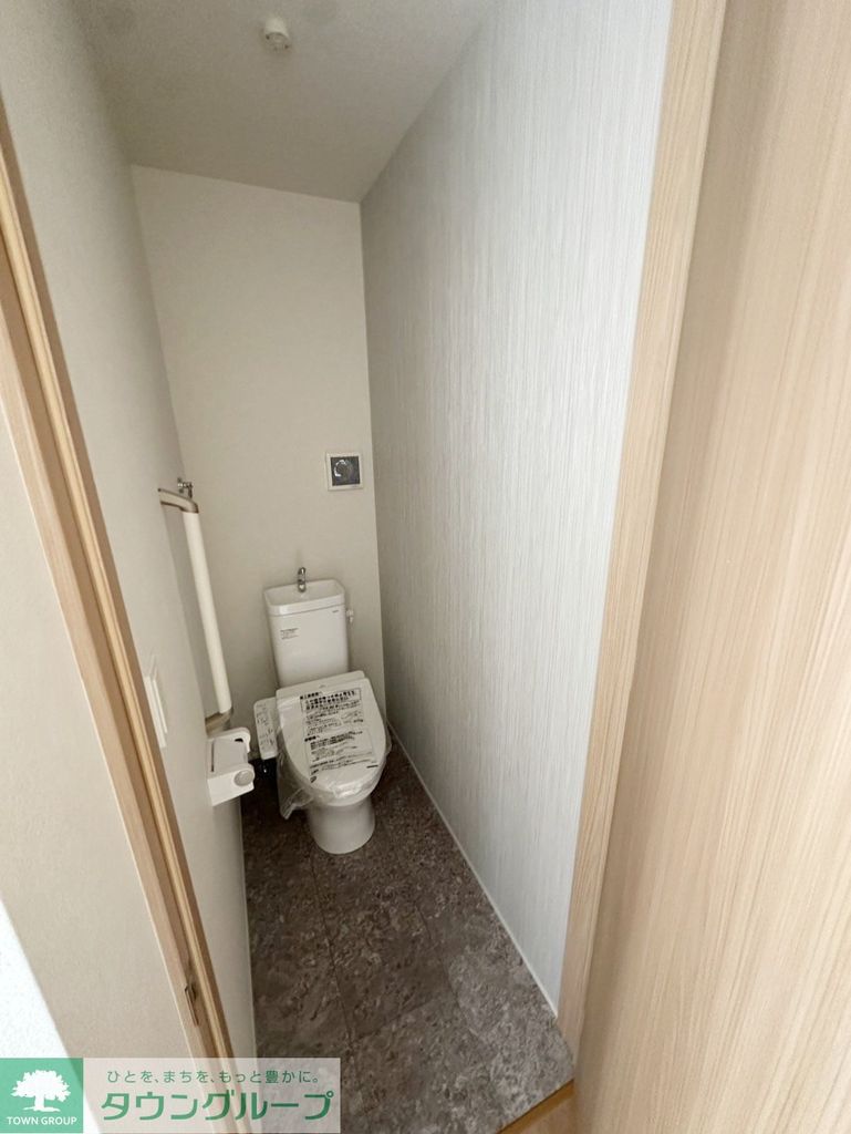 トイレ　玄関