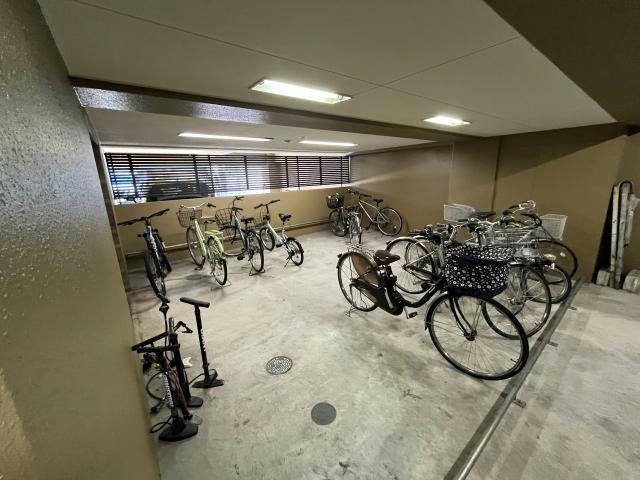 地下鉄東山線 藤が丘駅 徒歩8分 5階建 築26年の外観写真