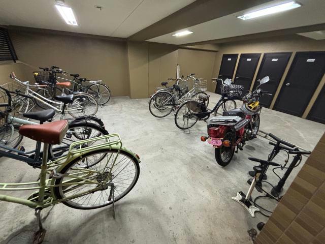地下鉄東山線 藤が丘駅 徒歩8分 5階建 築26年の外観写真