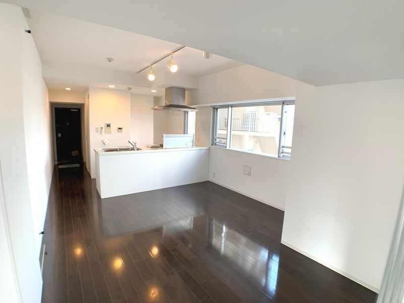 居室・リビング　こちらのリビングで趣味の時間をお楽しみください