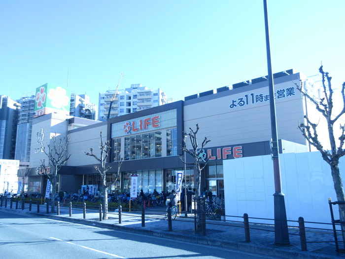 スーパー　ＬＩＦＥ（スーパー）まで725m