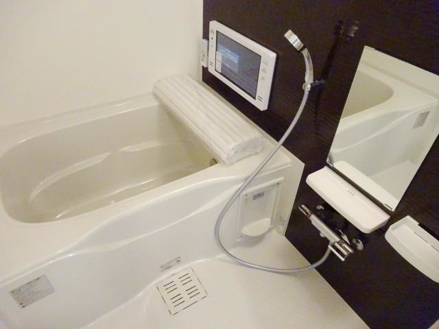 バス・シャワールーム　浴室テレビ付きです。
