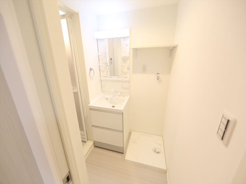 洗面設備　脱衣所　独立洗面化粧台（シャンプードレッサー付）