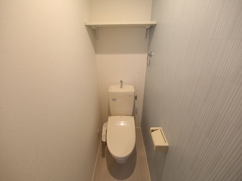 トイレ　温水洗浄暖房便座付トイレ