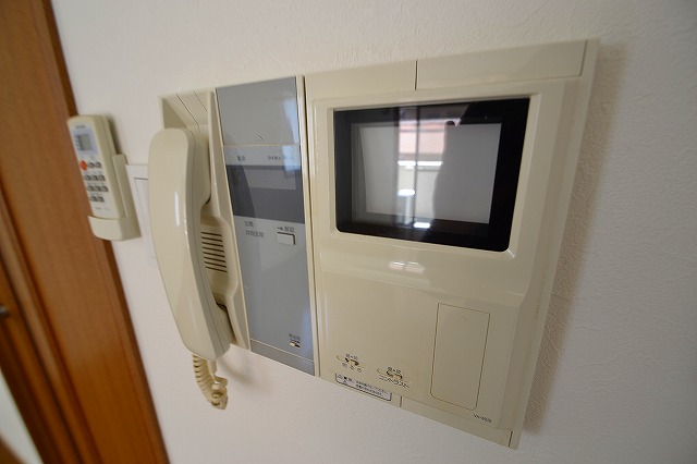 セキュリティ　モニタ付きドアホンなので安心ですね☆