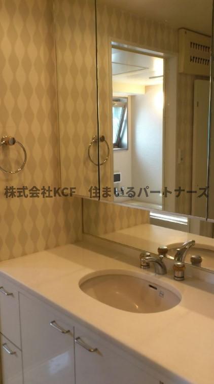 洗面設備　スペースが確保できる洗面所です