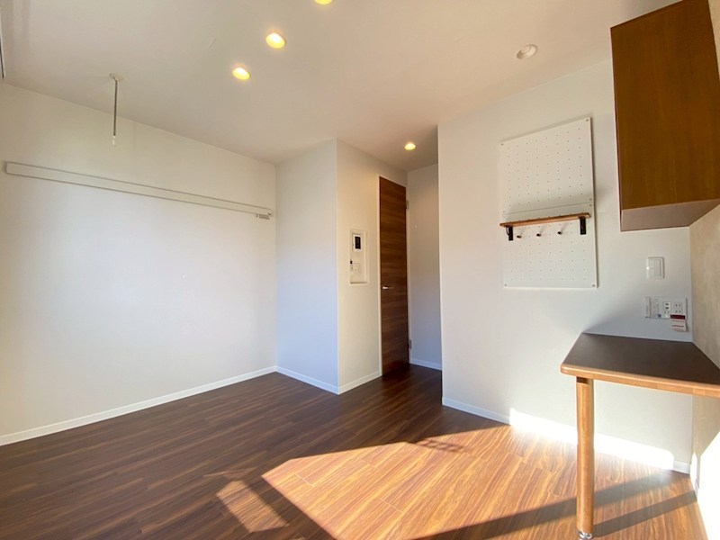 居室・リビング　別号室参考写真