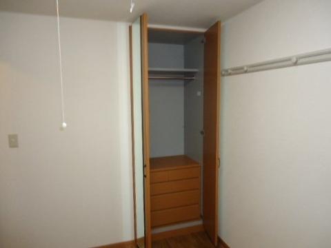 収納　洋室収納（開）