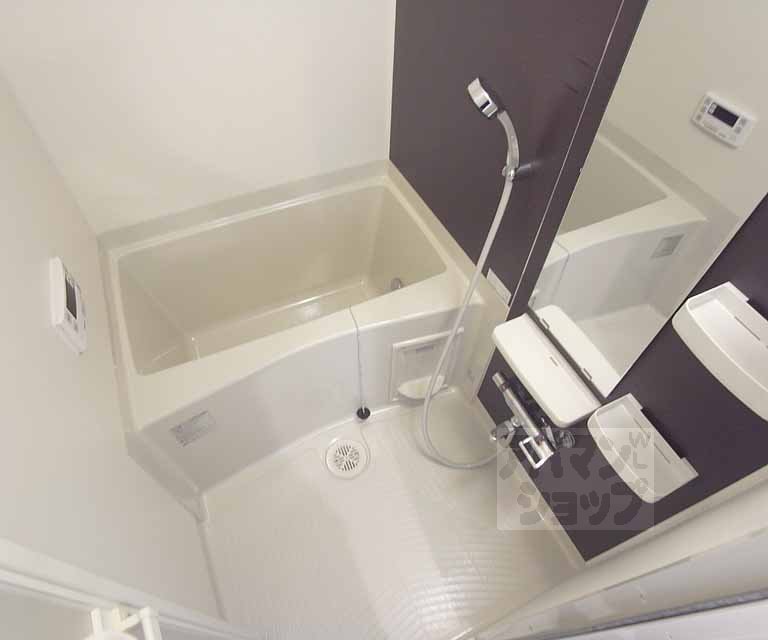 バス・シャワールーム　追い焚き機能付きバスルームです。