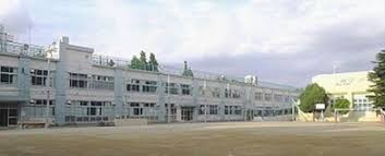 小学校　杉並区立済美小学校（小学校）まで645m