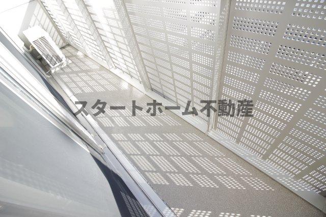 バルコニー　陽当たり良好なバルコニーです