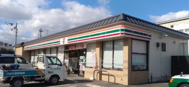 コンビニ　セブンイレブン　宇治槇島目川店（コンビニ）まで579m