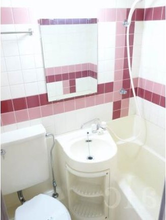 洗面設備　実際は反転しています。