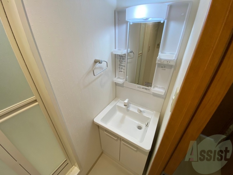 洗面設備　洗面台はこちら。身支度はここでばっちりですね。