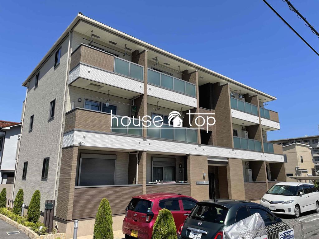 建物外観　オートロック完備