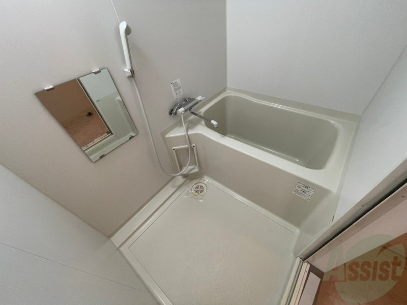 バス・シャワールーム　ユニットバスです。疲れを癒すのに欠かせませんね！