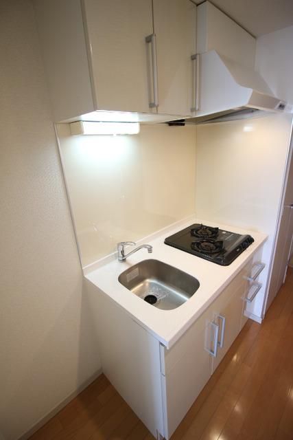 キッチン　高級感のあるシステムキッチン