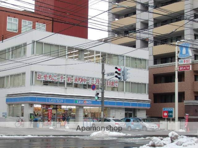 コンビニ　ローソン（コンビニ）まで155m