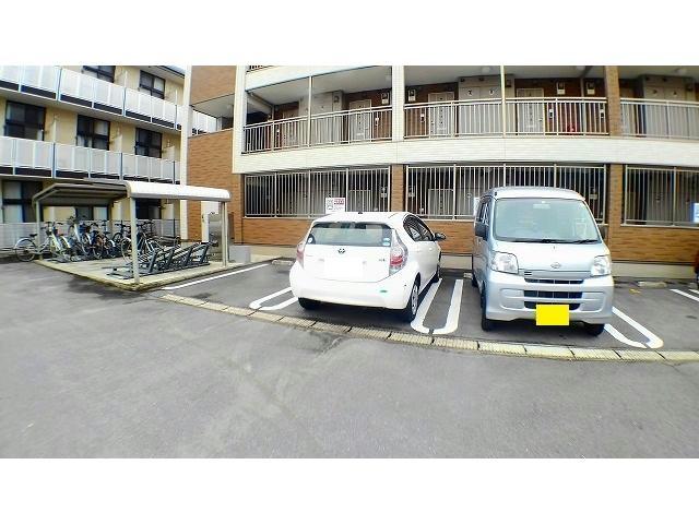 駐車場　駐車場