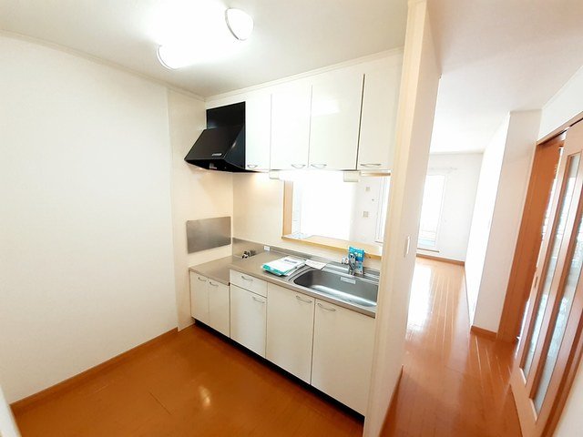 キッチン　コンパクトなキッチンで掃除もラクラク