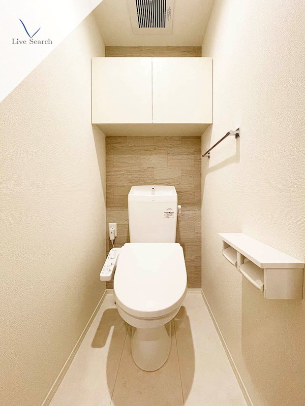 トイレ　写真は同型タイプ