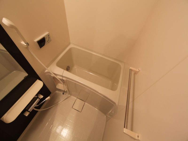 バス・シャワールーム　追い焚き付お風呂