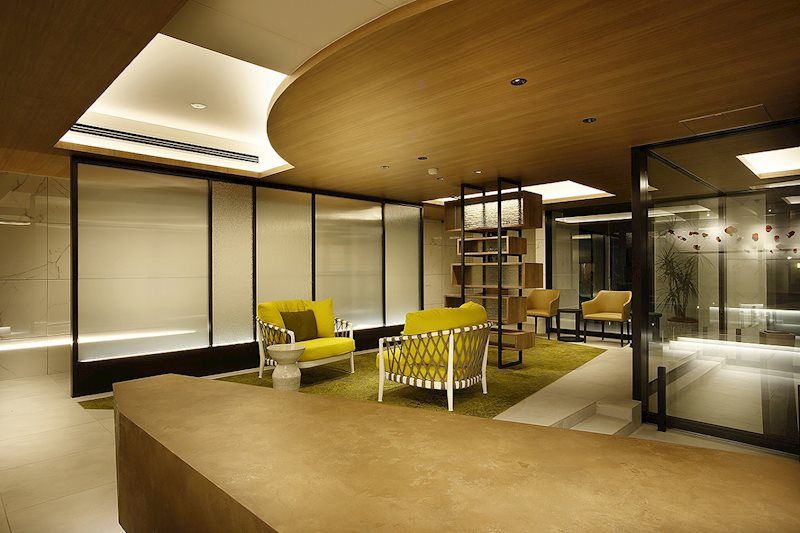 エントランス　■オートロック■防犯カメラ