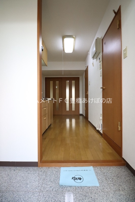 玄関　同型別部屋写真