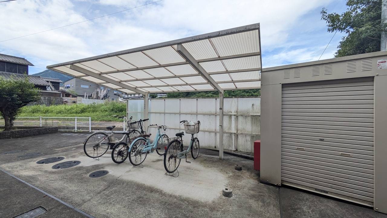 駐車場　駐輪場