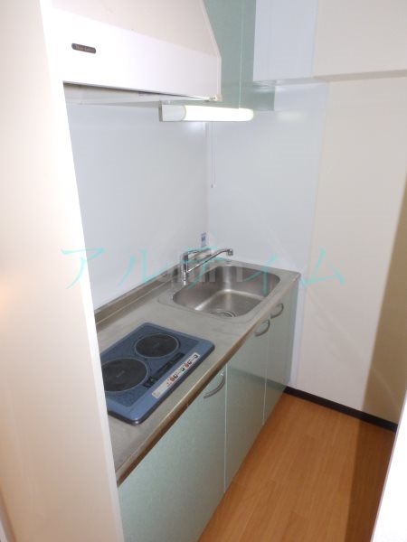 キッチン　※別のお部屋の写真です